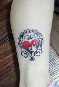 Belas pernas, boa aparência, cartas de amor, tatuagens