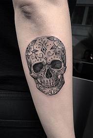 European and American tattoo flower skull tattoo pattern