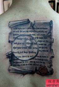 Ar ais patrún clasaiceach litir tattoo scrolla