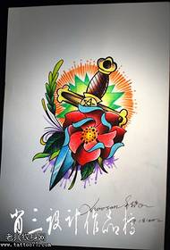 Modello di tatuaggio pugnale commovente bello grande fiore luminoso