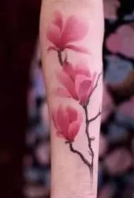 Disegni del tatuaggio chic ed elegante 9 magnolia