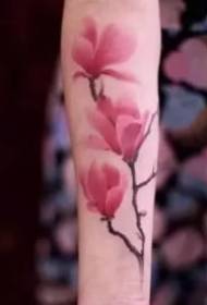 Desain tato 9 magnolia yang cantik dan elegan