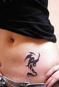 modello del tatuaggio del totem del piccolo drago dell'addome