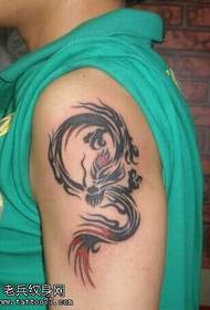 patró de tatuatge de tòtem de drac dominador del braç