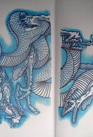 una linea di tatuaggi di dragone