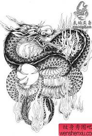 tradisyonèl konplè tounen dife dragon foto tatoo