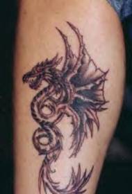 Wzór tatuażu nogi czarno-biały smok wąż skrzydła