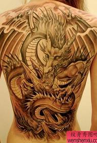 një model i tatuazhit të dragoit të dragoit evropian dhe amerikan