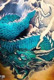 Model de tatuaj cu dragon albastru piept