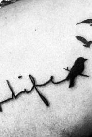Czarny wzór EKG i tatuaż ptaka
