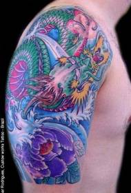Patrón de tatuaje de dragón grande