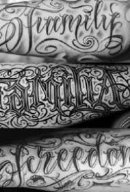 ციყვის ტატუ - რამდენიმე ლამაზი შავი squiggles tattoo ნამუშევრები
