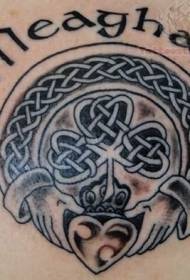 melni pelēks īru simbola āboliņa personāža tetovējuma raksts