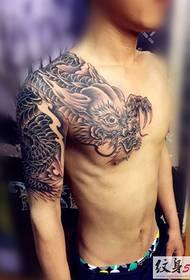 tatuaggio di drago shawl atmosfericu classicu