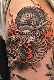 Patró de tatuatge de drac japonès