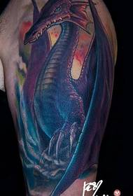 a cool domineering European and American dragon tattoo pattern