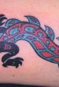 निळा आणि लाल आदिवासी ड्रॅगन टॅटू नमुना