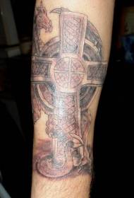 cross tombstone e nang le mohlala oa tattoo ea drakone