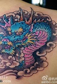 naslikani uzorak tetovaža zmajeva
