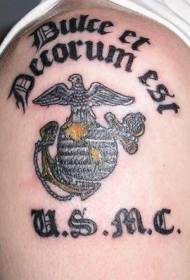 Olkapää Yhdysvaltain merijalkaväen logo-tatuointikuvio