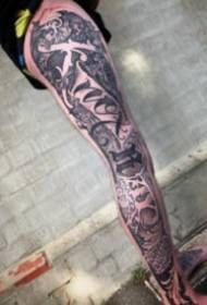 Modèle de stéréo 3d tatouage chicano tatouage