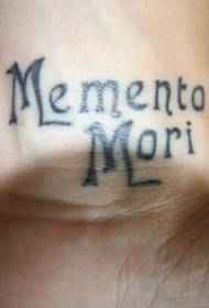 zápěstí dopis Memento Mori tetování obrázek