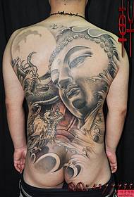 den ganzen Rücken bis zum Bein des coolen Buddha Kopf Tattoo Musters