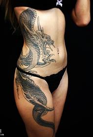Realni realistični uzorak tetovaže zmaja