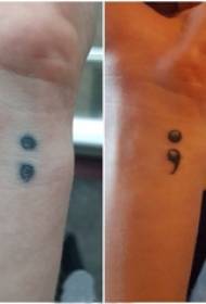 msungwana wakuda pamutu wakuda imvi mingoli yosavuta ya semicolon chizindikiro cha tattoo