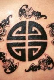 Patró de tatuatge de símbol celta d'estil asiàtic