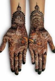patró de tatuatge de henna religiosa a mà