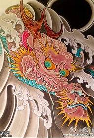 Тату-шоу бар рекомендовал рисунок линии татуировки дракона