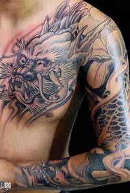 pečių drakono tatuiruotės modelis