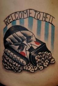 Tatuaje de carta de máscara de estilo de la vieja escuela de abdomen
