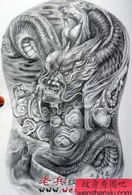 Teljes hátsó sárkány tetoválás: Teljes hátsó sárkány tetoválás mintás kép