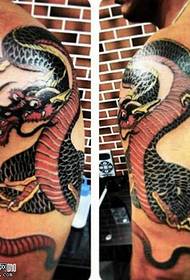 patró de tatuatge de dracs d'espatlla