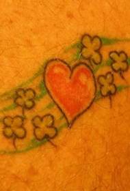 hati warna bahu dan gambar tato semanggi