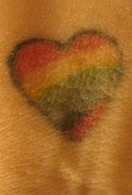 ponyèt kolore pami logo tatoo