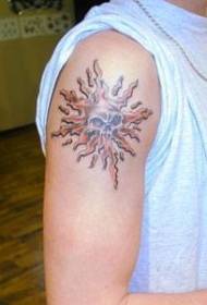 Skulderskalle Sun Tattoo Pattern