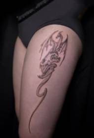satu set gambar tato naga abu-abu hitam dengan sayap