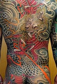 klassisk smuk kinesisk dragen tatoveringsmønster med fuld bagside