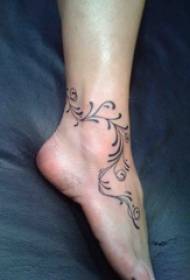хатҳои сиёҳ ба духтари instep, эҷодӣ ва зебои хати Tattoo тасвири хати Tattoo