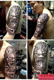 машка рака доминирачки супер убав змеј главата тетоважа шема