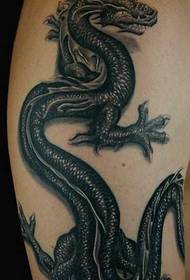 Miesten käsivarsi kiinalainen lohikäärme tatuointi viitekuvio