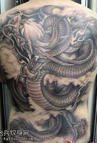 plné tetovanie draka späť