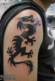 patró de tatuatge de tòtem de drac de braç