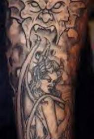 Ženské ďábel a zlo draka tetování vzor
