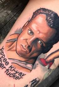 Jauna skolas stila slavenā aktiera portreta tetovējums