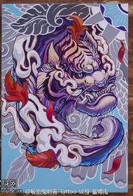 patrún tattoo lámhscríbhinne clasaiceach Dragon totem