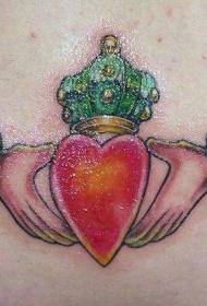 Motif de tatouage symbole d'amitié irlandais couleur d'épaule